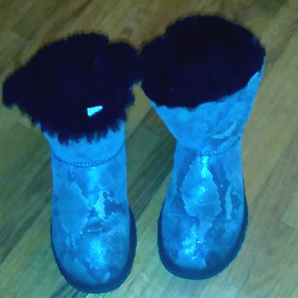 Grey snakeskin Bailey bow short UGG boots - Picture 2 of 4